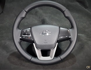 Перетяжка руля автомобиля Хендай натуральной гладкой кожей